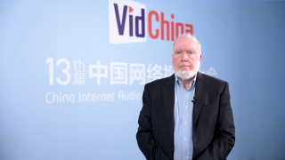 而李晨在现场不接受采访，且不提刚刚分手的女友张馨予。